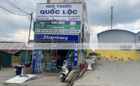 Thi Công Chuỗi Bảng Hiệu Nhôm Chữ Mica Nhà Thuốc Tây Khu Vực Lâm Đồng