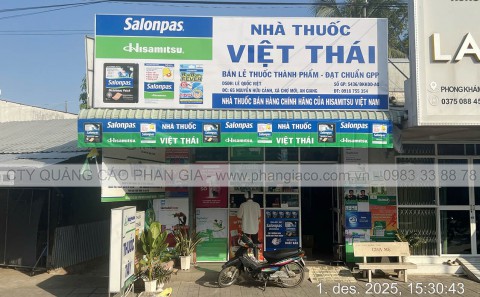 Lắp Đặt Chuỗi Bảng Hiệu Quảng Cáo Tôn Decal Nhà Thuốc Tại An Giang